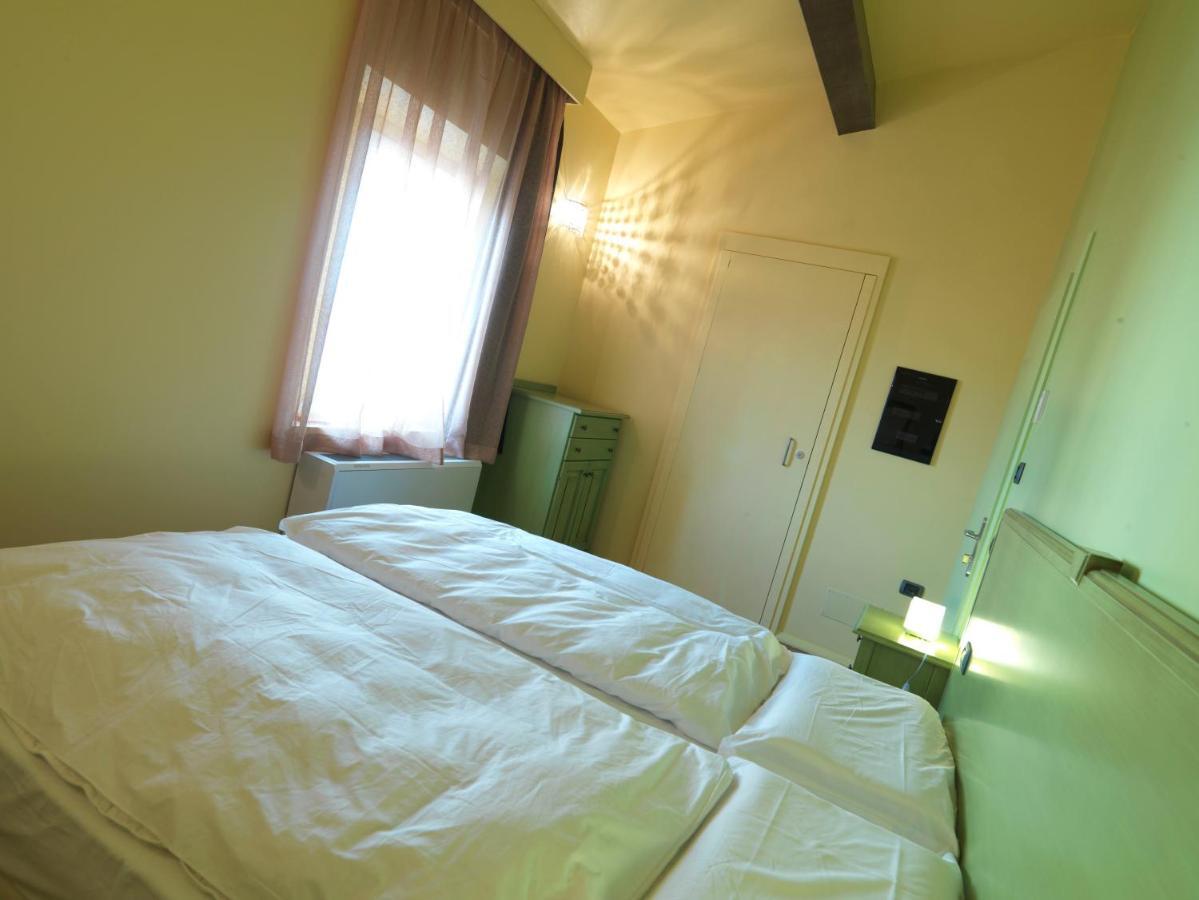Empoli Hotel Room photo